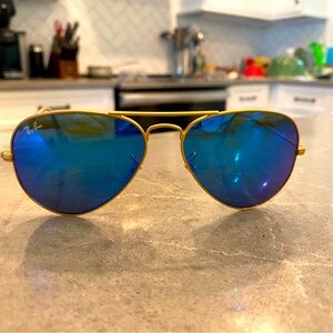 Ray -Bans Aviators gold frame with blue lens